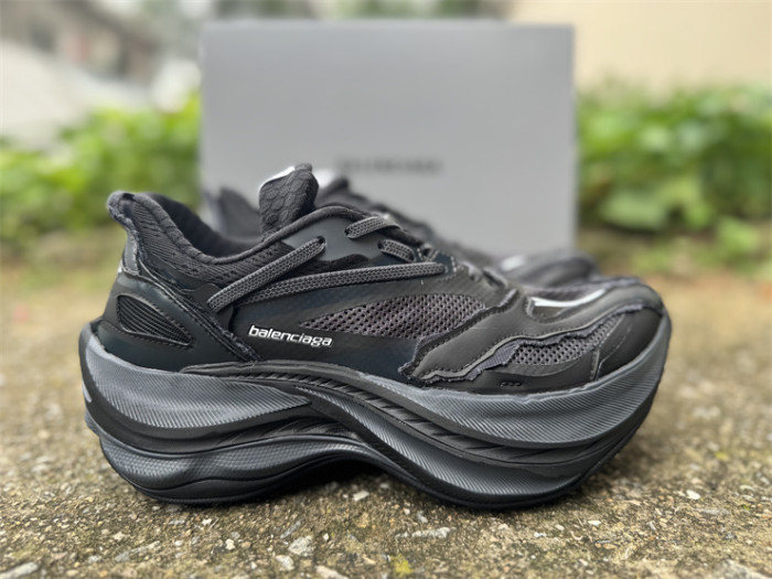 B 17FW Tripe-S High End Sneaker-715