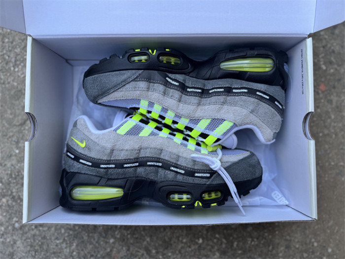 Authentic Nike Air Max 95 SP Undefeated Geo NYC Neon