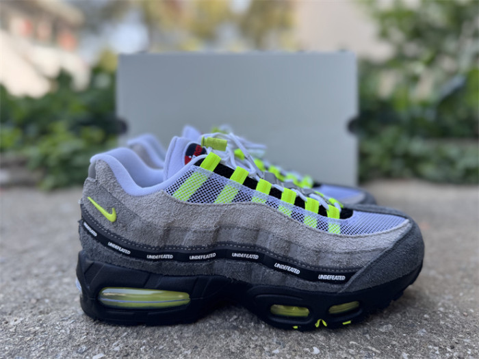 Authentic Nike Air Max 95 SP Undefeated Geo NYC Neon