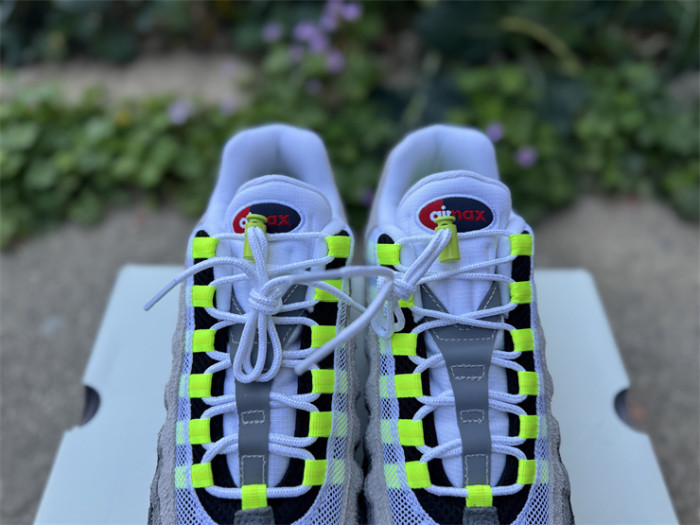 Authentic Nike Air Max 95 SP Undefeated Geo NYC Neon