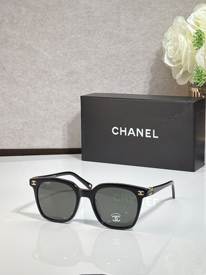 CHNL Sunglasses AAAA-7123