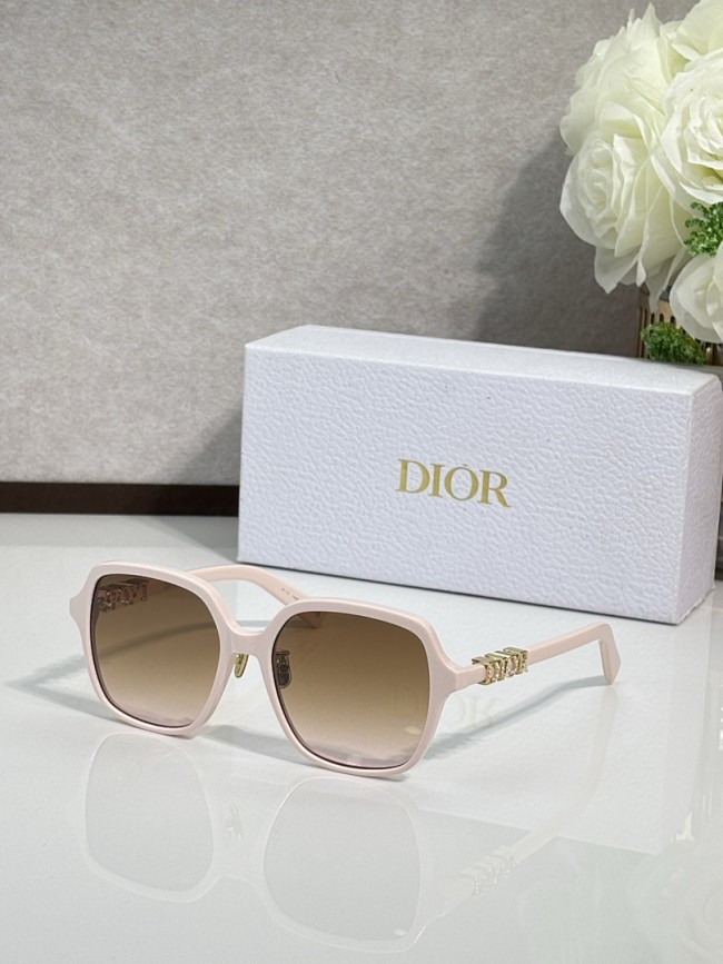Dior Sunglasses AAAA-4747