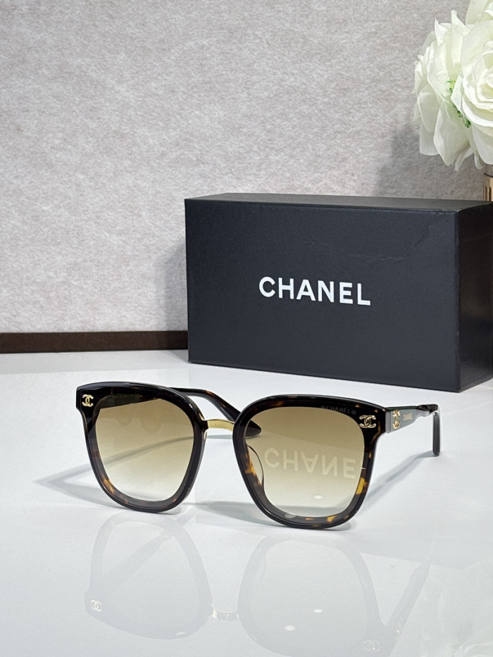CHNL Sunglasses AAAA-7062