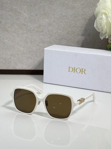 Dior Sunglasses AAAA-4748