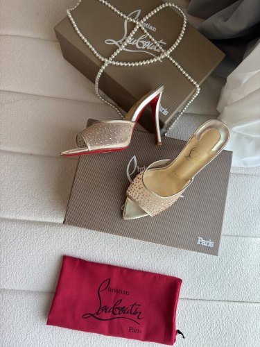 Christian Louboutin high heels 1：1 Quality-616