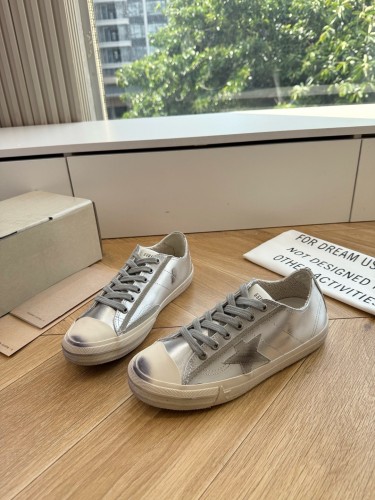 Super Max Golden Goose Shoes-068