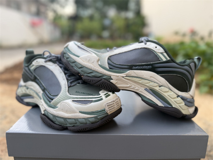 B 17FW Tripe-S High End Sneaker-722