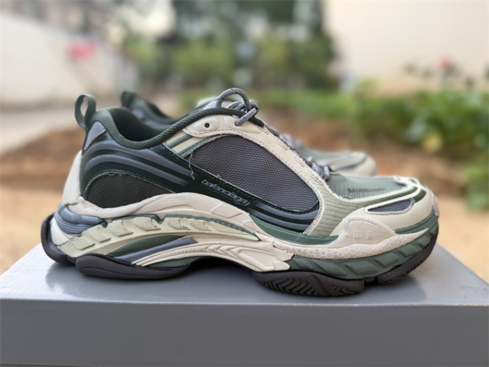 B 17FW Tripe-S High End Sneaker-722