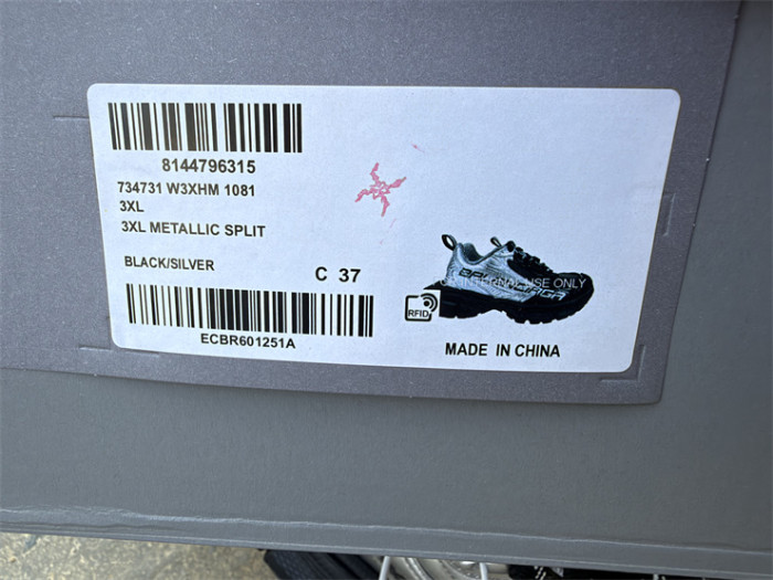 B 17FW Tripe-S High End Sneaker-723