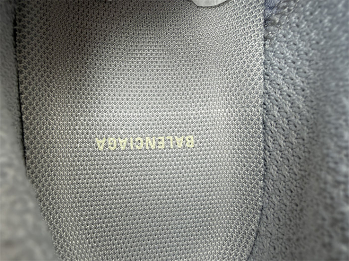B 17FW Tripe-S High End Sneaker-724