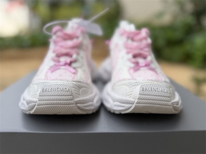 B 17FW Tripe-S High End Sneaker-725
