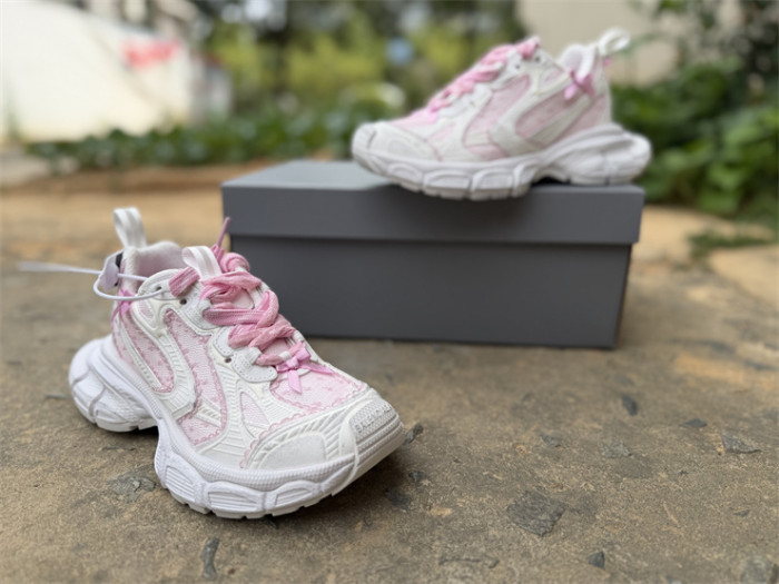 B 17FW Tripe-S High End Sneaker-725