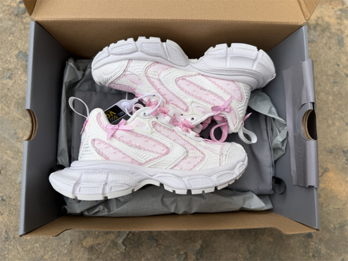 B 17FW Tripe-S High End Sneaker-725
