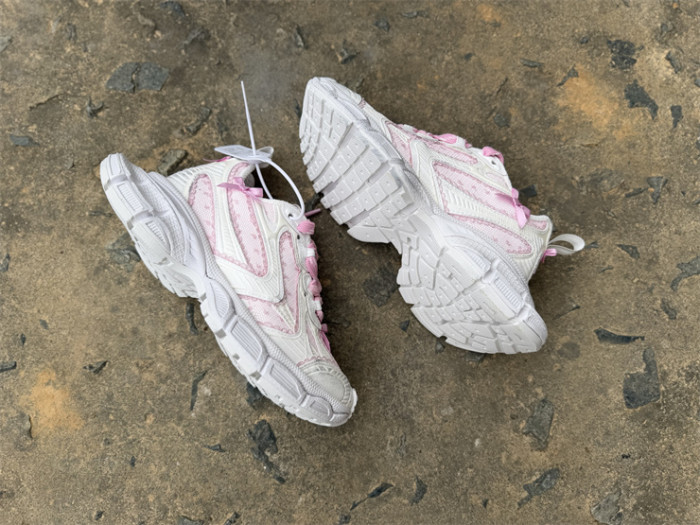 B 17FW Tripe-S High End Sneaker-725
