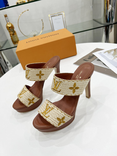 LV women Sandals 1：1 Quality-395