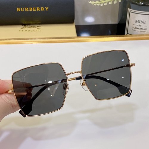 Burberry Sunglasses AAAA-494