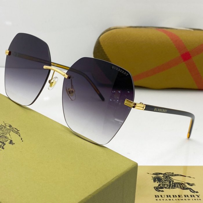Burberry Sunglasses AAAA-822