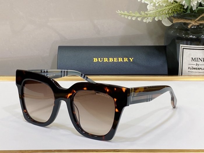 Burberry Sunglasses AAAA-387