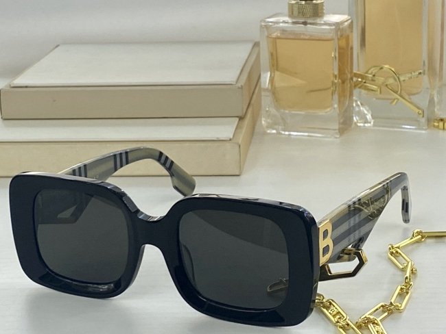Burberry Sunglasses AAAA-752