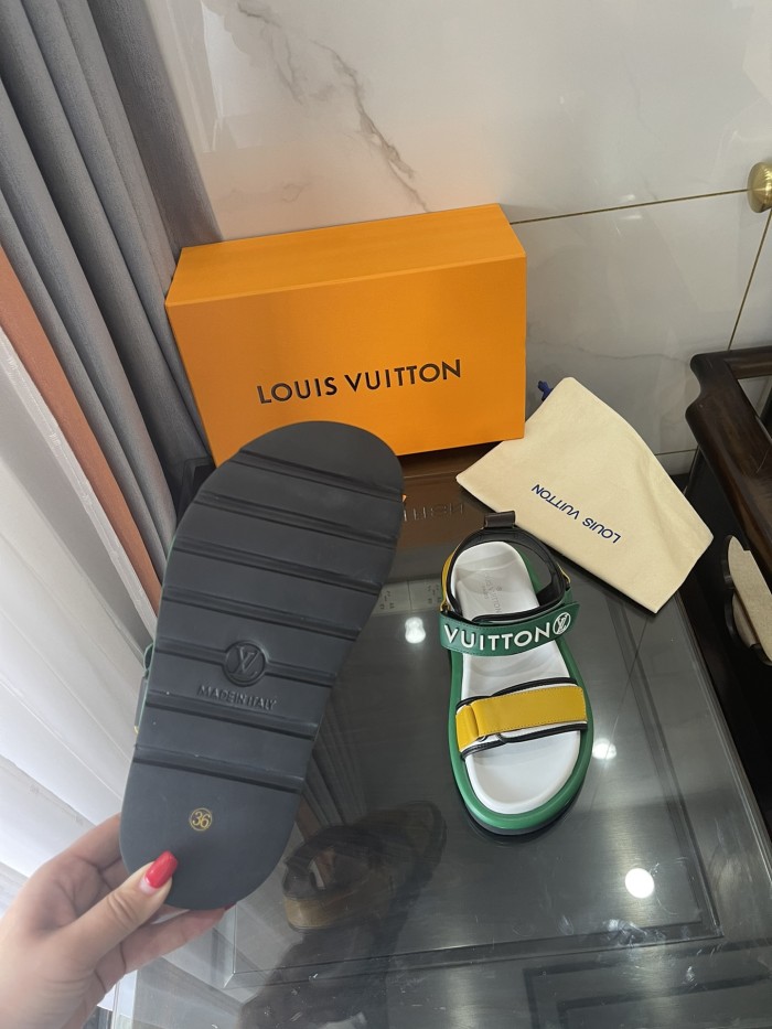 LV women Sandals 1：1 Quality-490