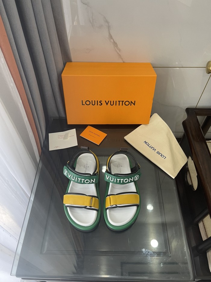 LV women Sandals 1：1 Quality-490