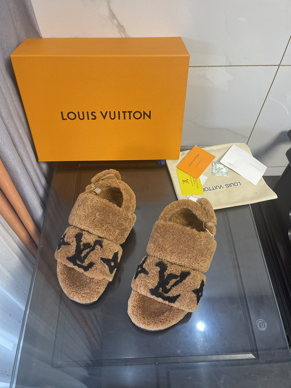 LV women Sandals 1：1 Quality-498