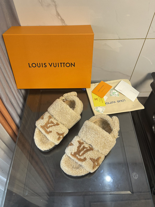 LV women Sandals 1：1 Quality-496