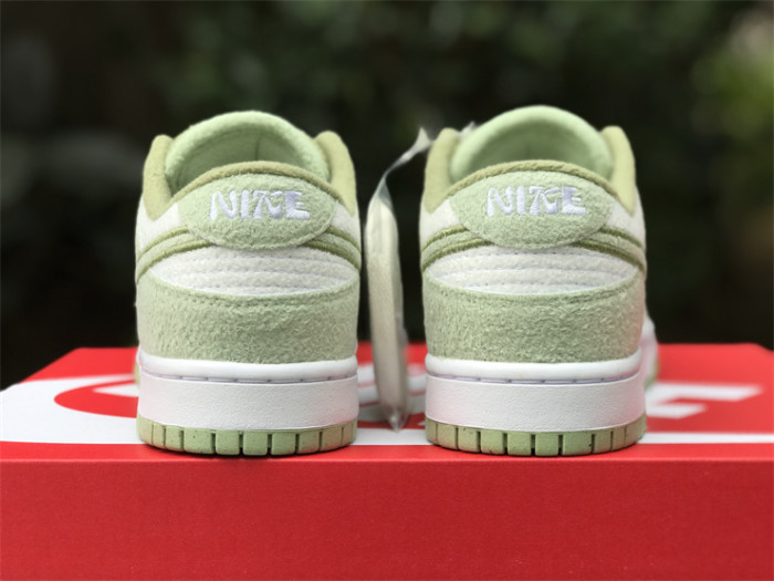 Authentic Nike Dunk Low SE “Honeydew”