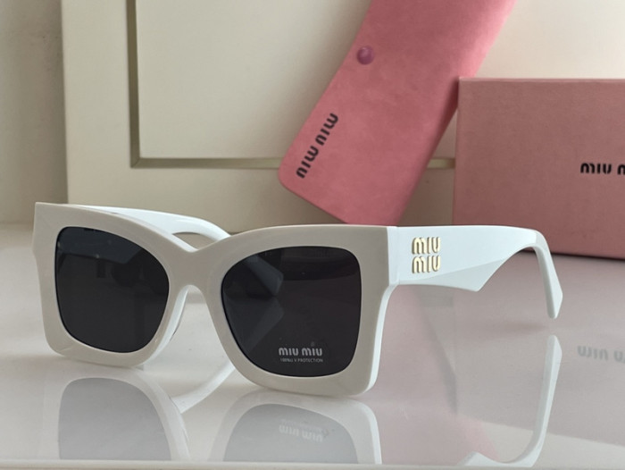Miu Miu Sunglasses AAAA-323