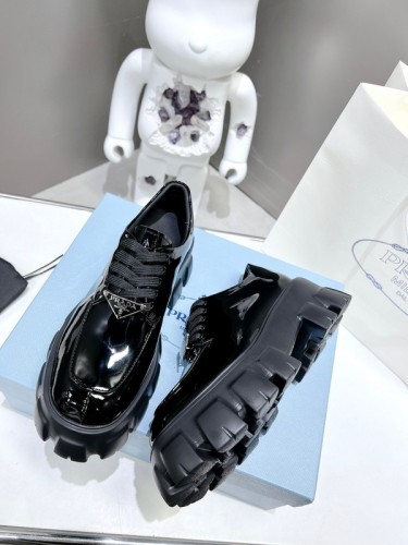 Prada women shoes 1：1 quality-399