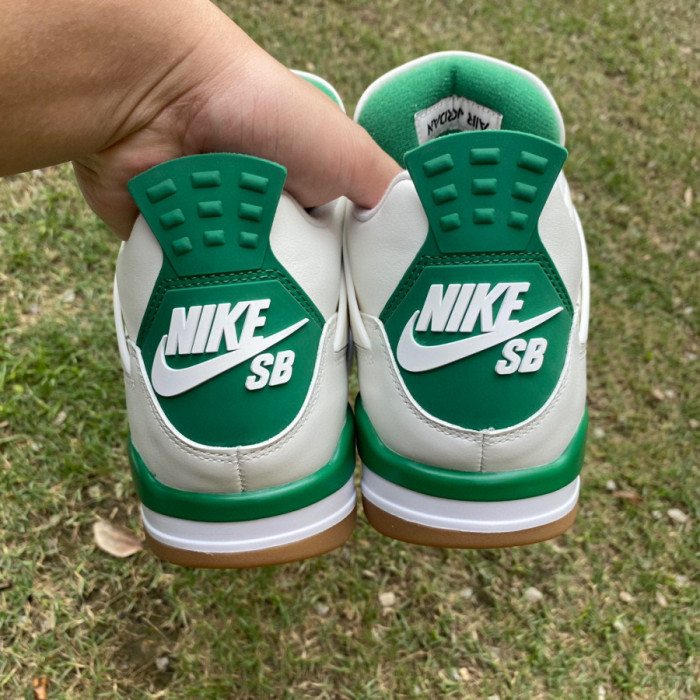 Authentic Nike SB x Air Jordan 4 “Pine Green”