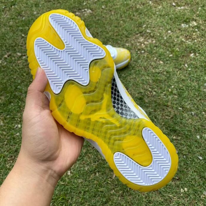 Authentic Air Jordan 11 Low WMS“Yellow Snakeskin”