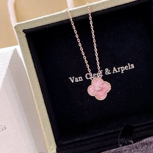 Van Cleef & Arpels Necklace-030