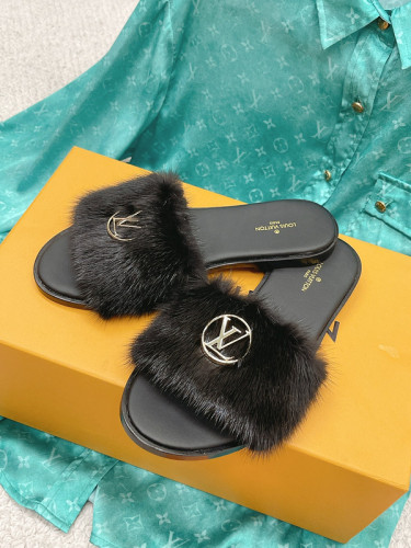 LV women Sandals 1：1 Quality-576