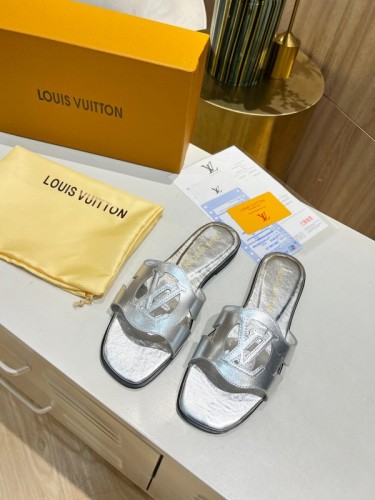 LV women slippers AAA-375