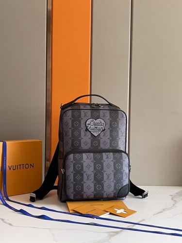 LV Backpack 1：1 Quality-021
