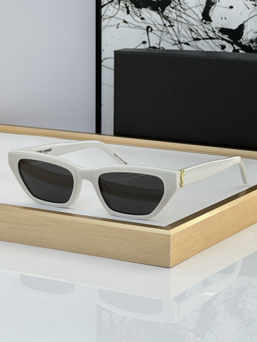 Dior Sunglasses AAAA-2642