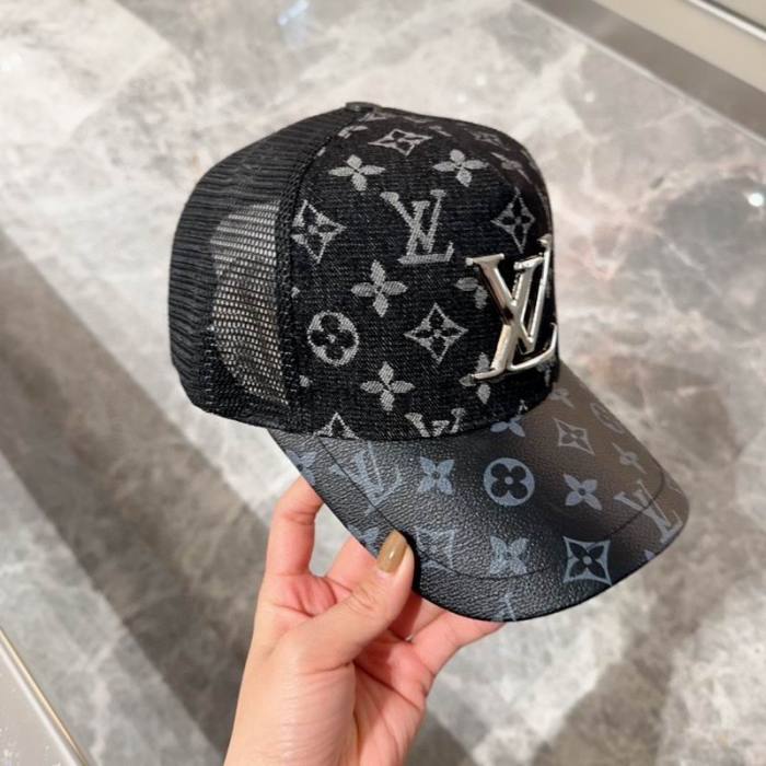 LV Hats AAA-404