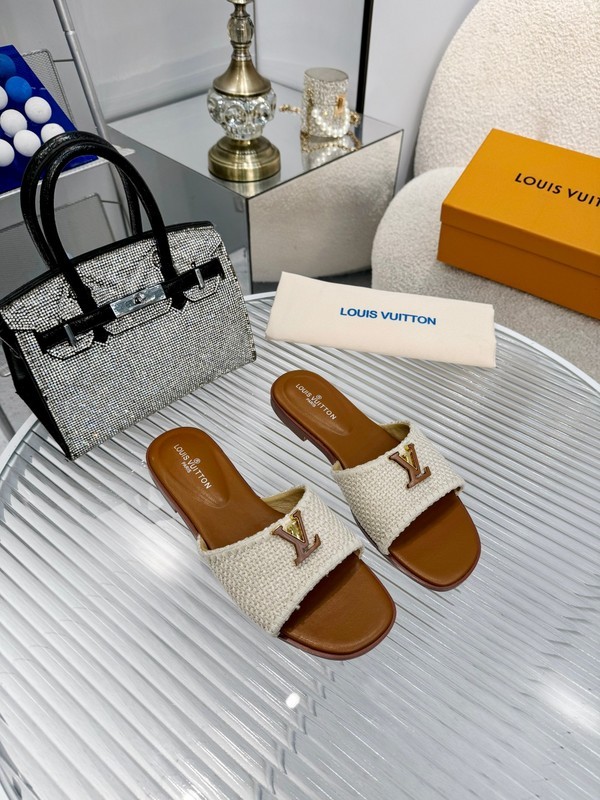 LV women Sandals 1：1 Quality-806