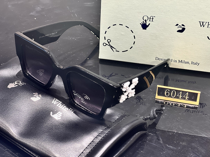 Off white Sunglasses AAA-011