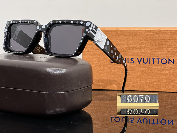 LV Sunglasses AAA-456
