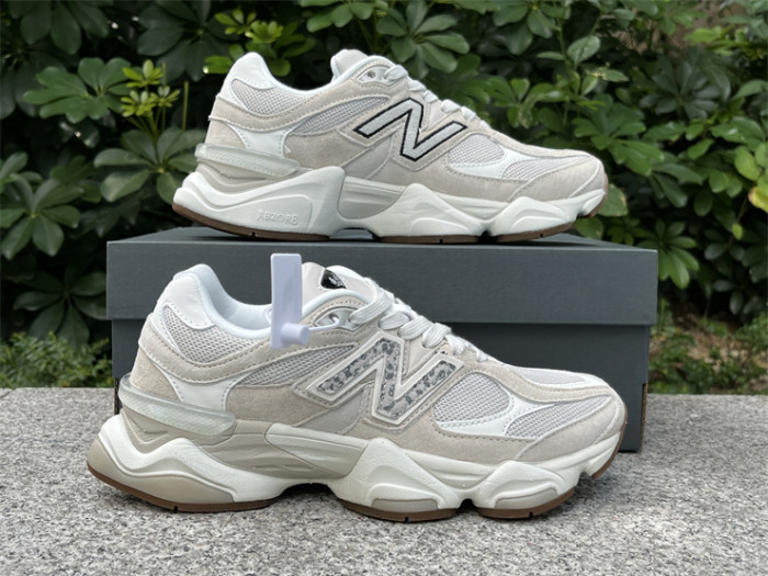 B 17FW Tripe-S High End Sneaker-654