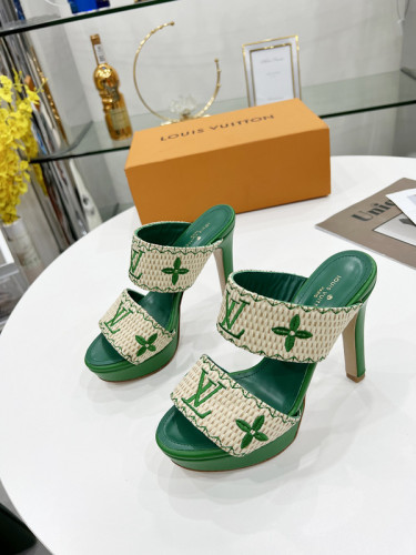 LV women Sandals 1：1 Quality-394