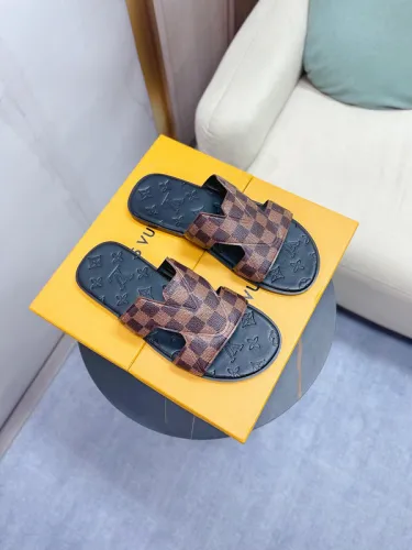 LV Sandals 1：1 Quality-335