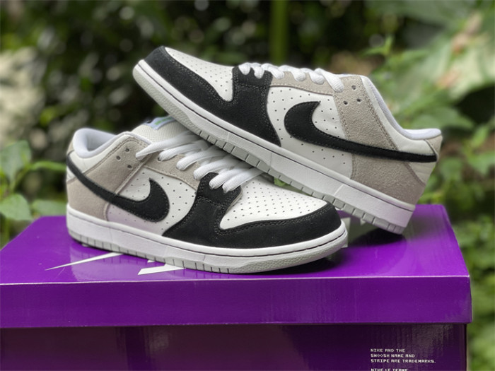 Authentic Nike SB Dunk Low “Chlorophyll”