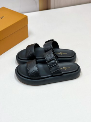 LV Sandals 1：1 Quality-490