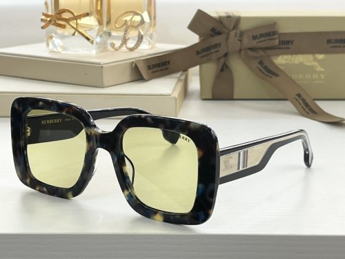 Burberry Sunglasses AAAA-412