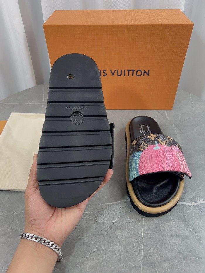 LV Sandals 1：1 Quality-540