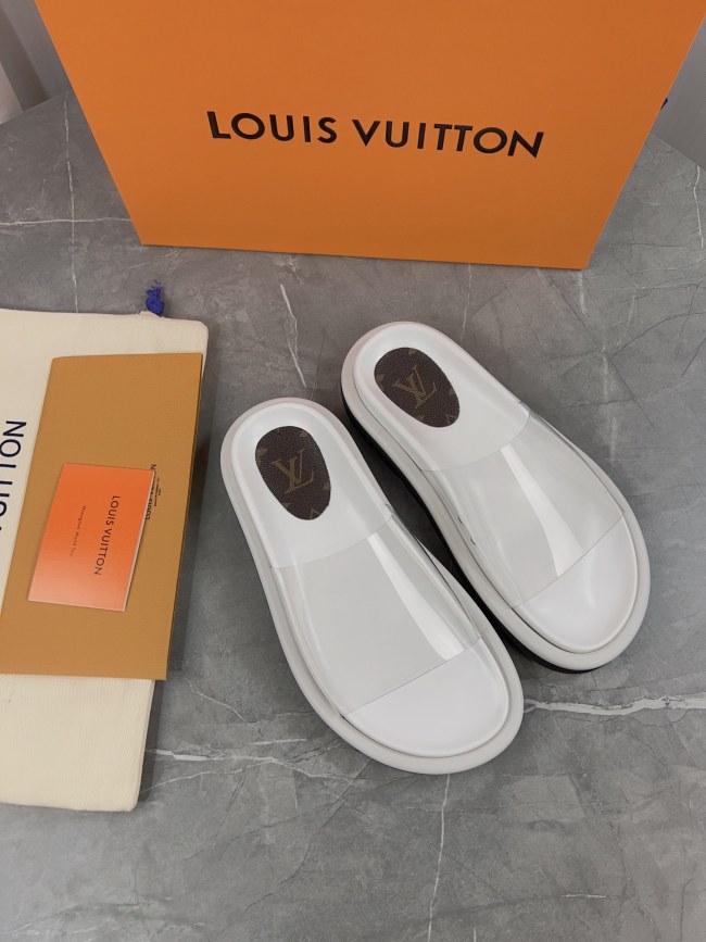 LV Sandals 1：1 Quality-551