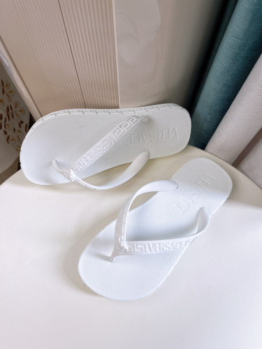Versace women slippers AAA-090